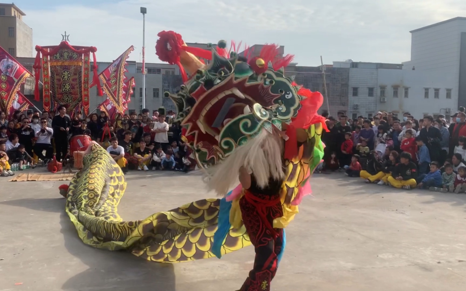 海陸豐虎獅-陸豐博美崇源館麒麟獅正月十三在博美花城二村匯演