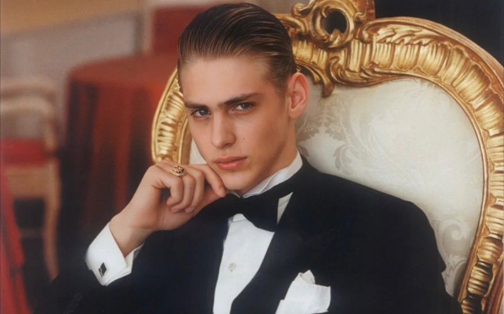 法国男模#jeremydufour 拍摄的一组以黑帮为主题教父为灵感的宣传片