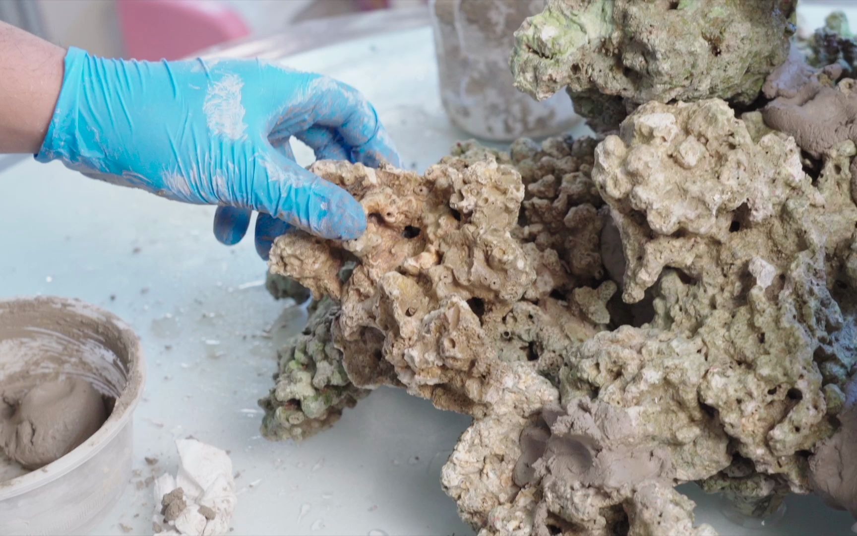 海缸造景很难可能是你的手法或者造景泥使用不熟练拖了后腿