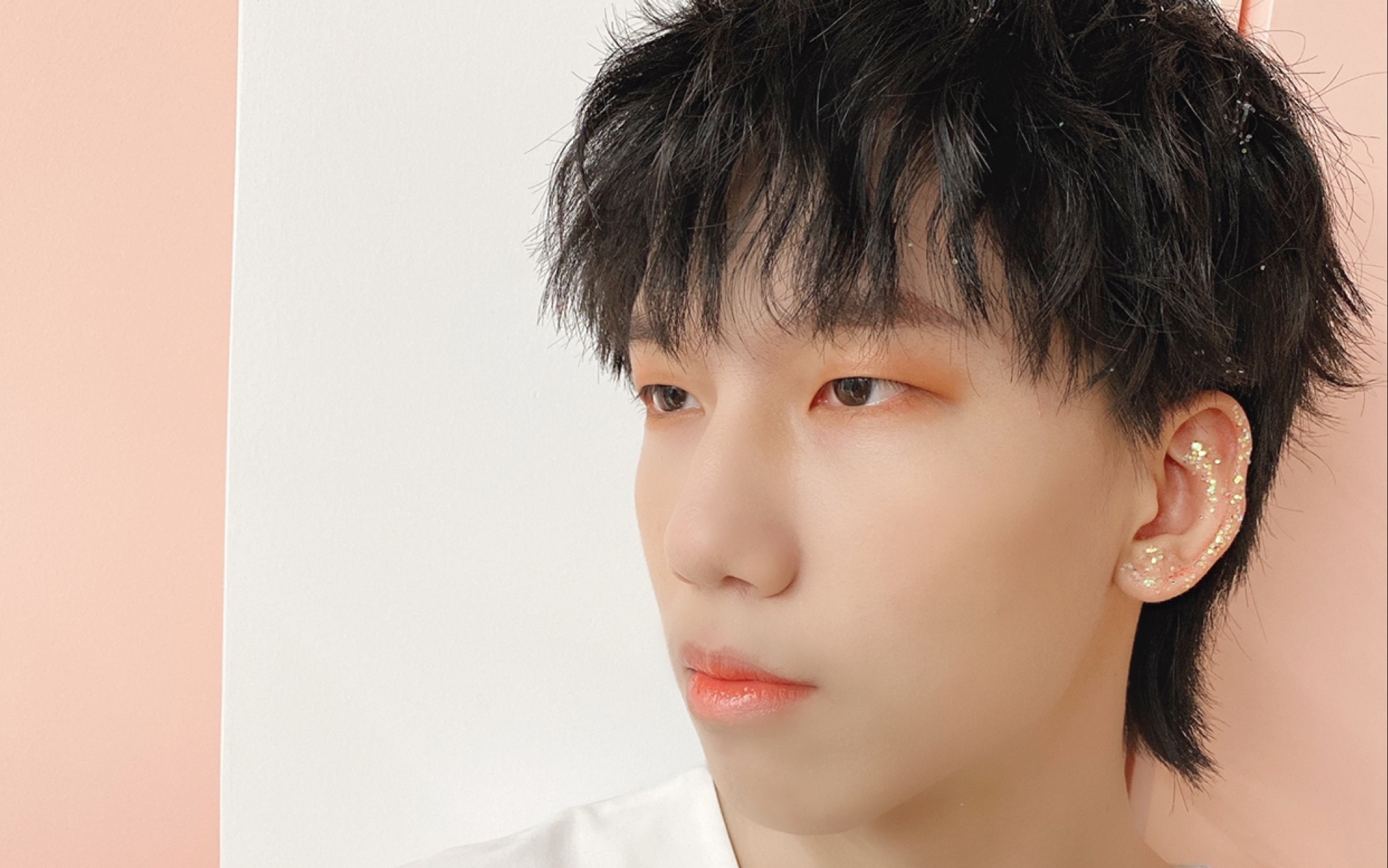 boystory525今天的明星播报员李梓豪你的天气预报员