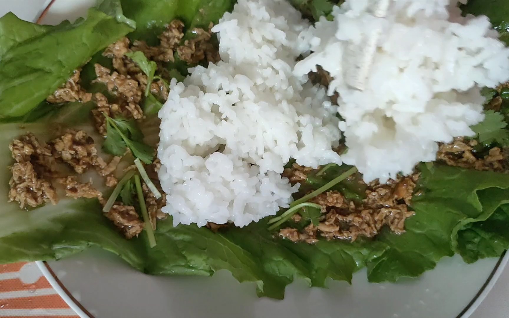 白菜叶饭包,叶子买小了,开胃下饭