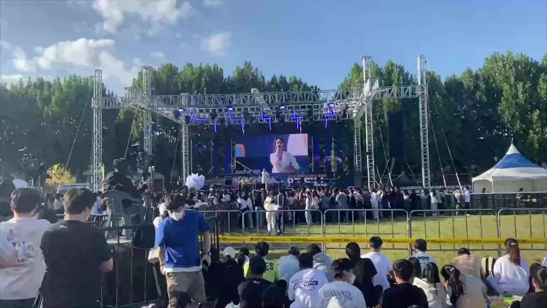 太好听!在韩留学生校庆唱《九儿》,一开口台下中国同学集体泪奔哔哩哔哩bilibili