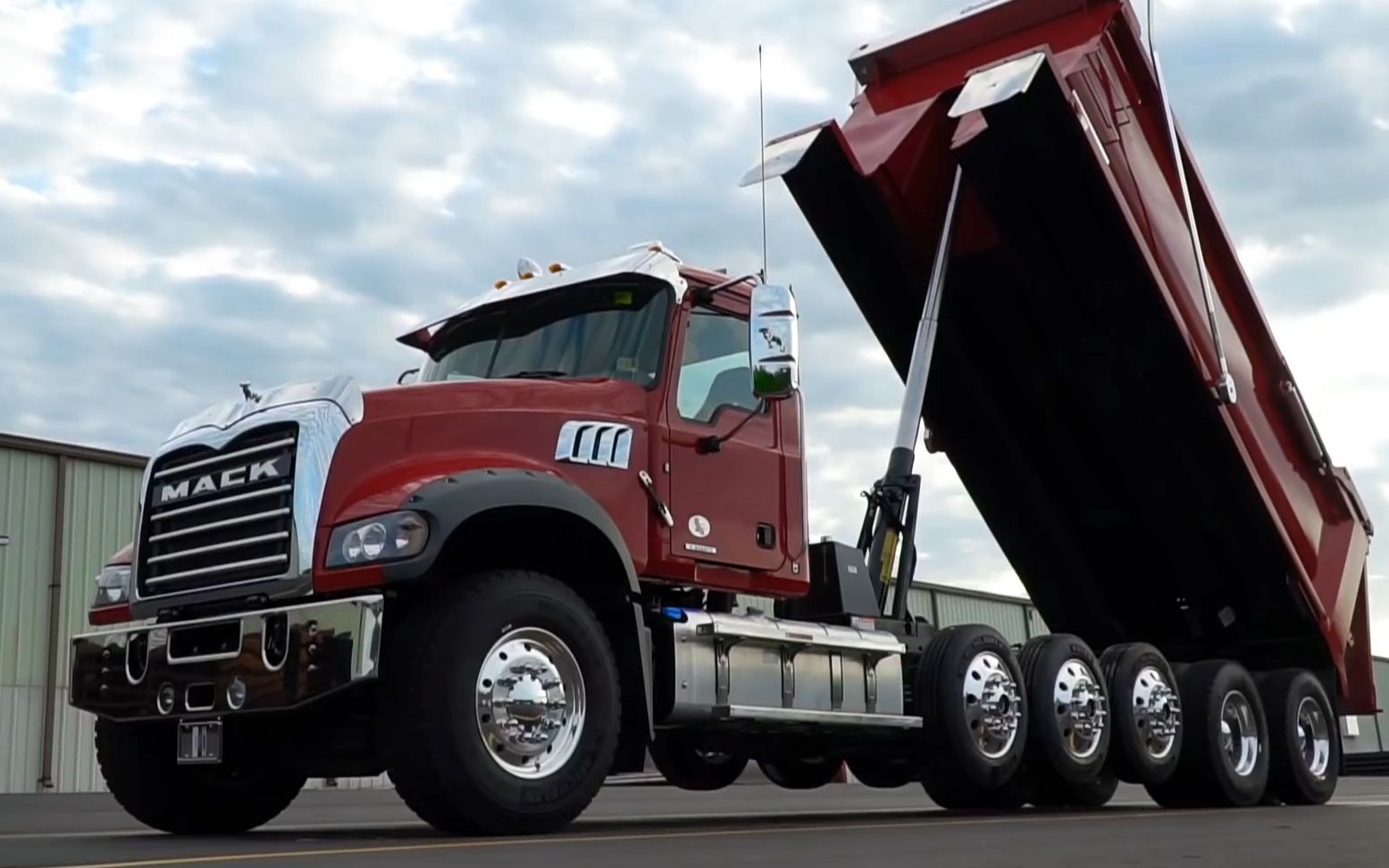 mack自卸卡车 美国卡车