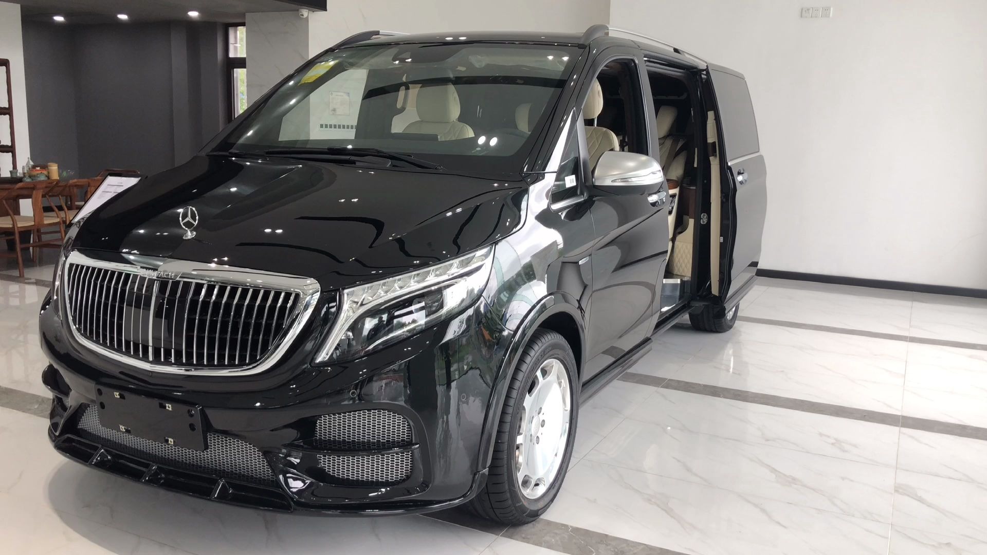 奔驰改装商务车迈巴赫平顶vs780