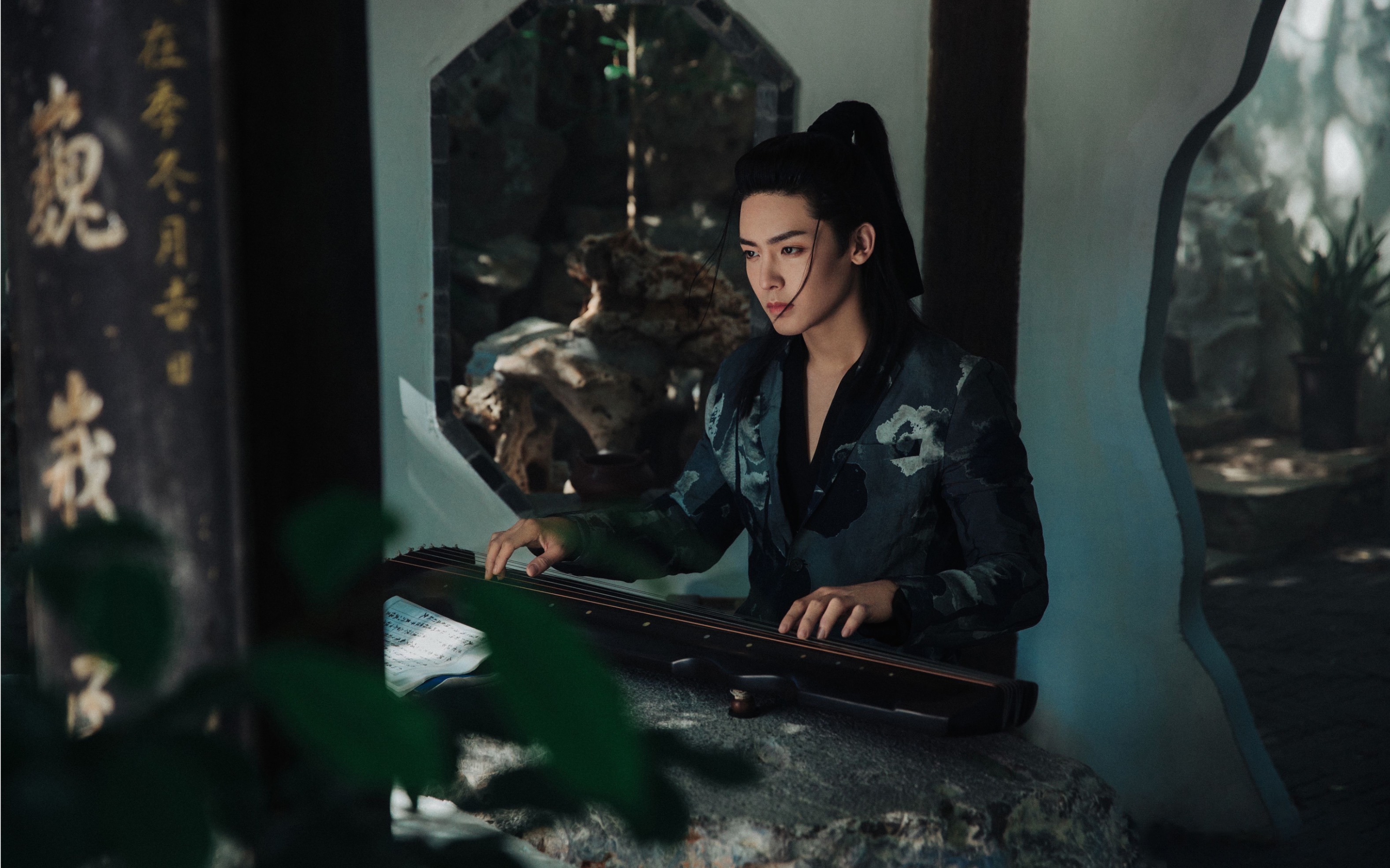 侯明昊是有什么古风牛逼症吧!请把古装焊死在他身上!