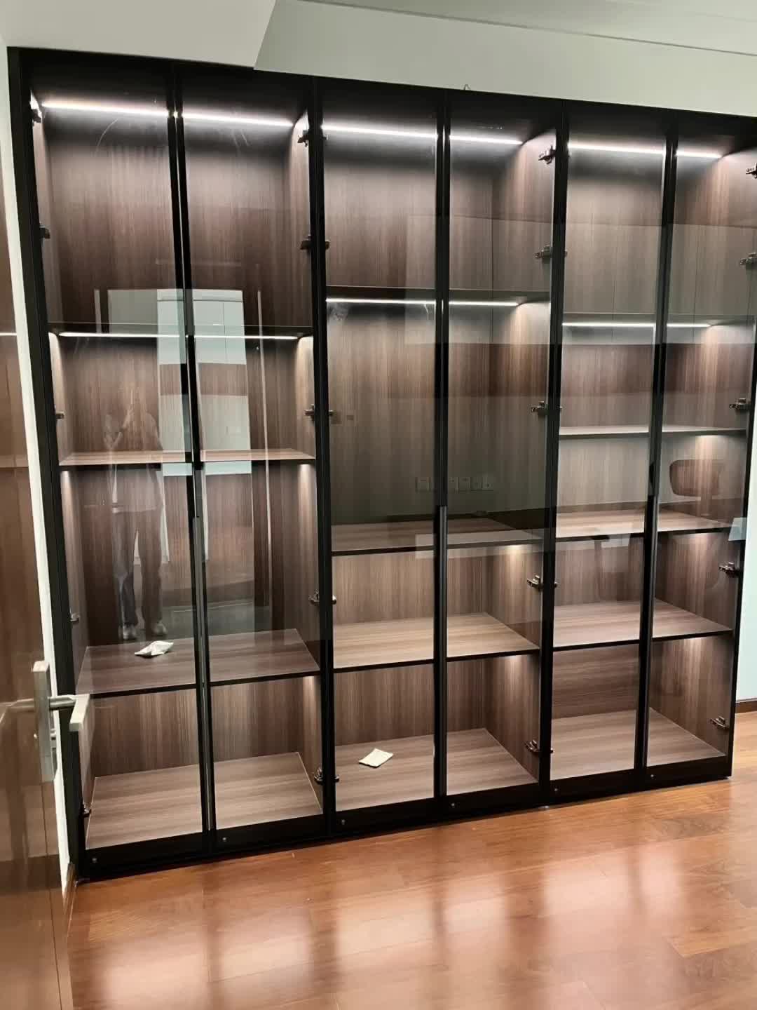 客厅大展示柜到了!你们都放什么摆件