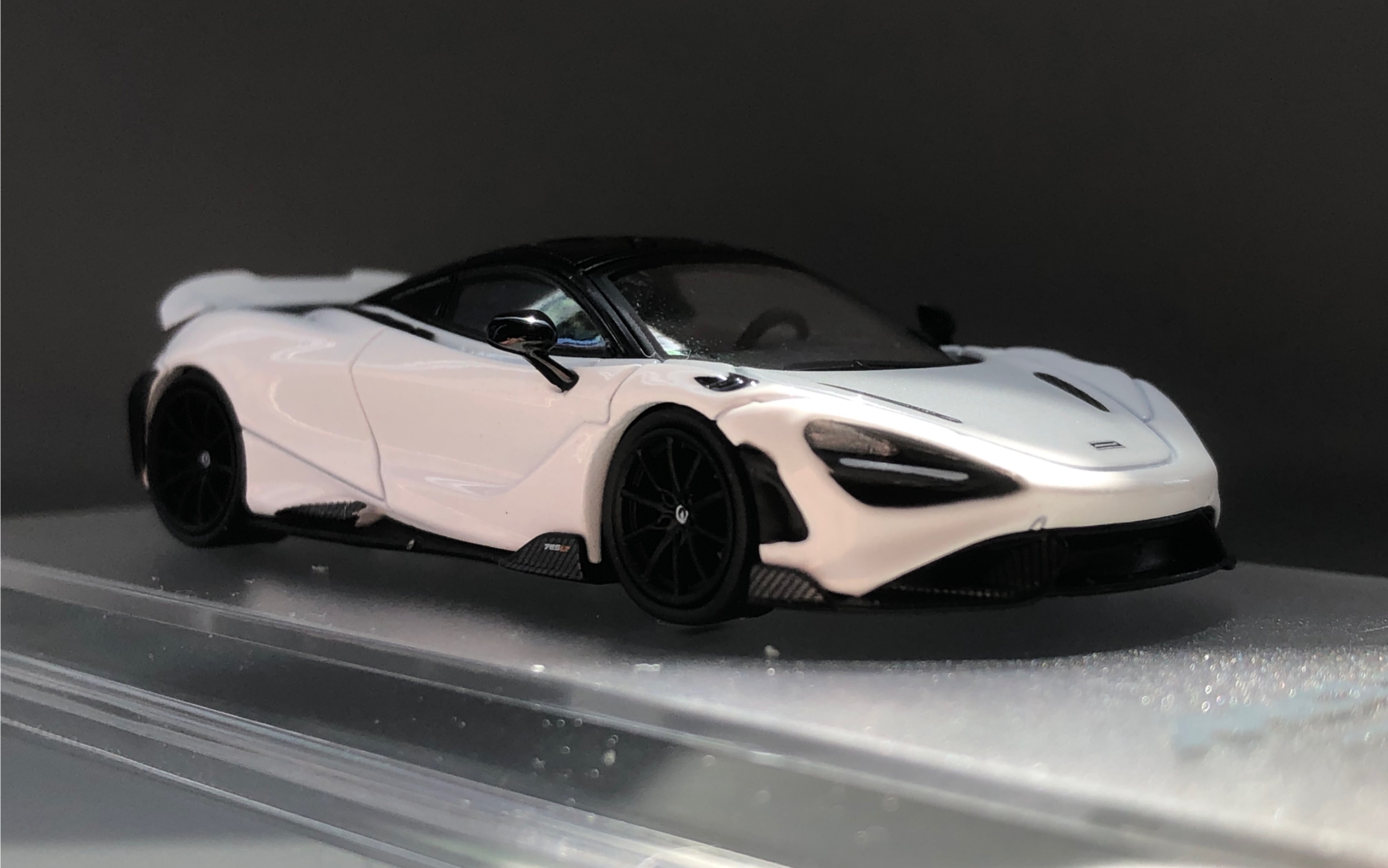 cm迈凯伦765lt 一决雌雄的时候到了 橙色or白色?