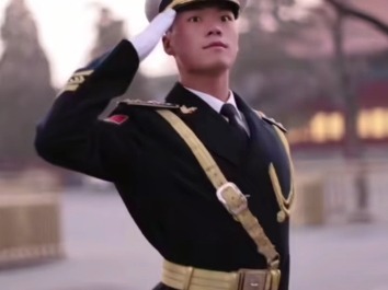 张自轩擎旗手升旗手 张威擎旗手升旗手 曾嵘海军护旗手