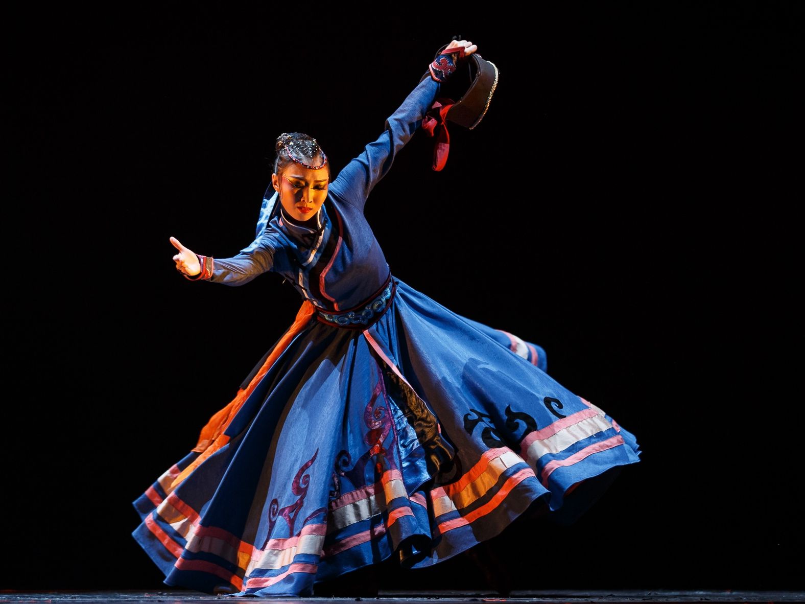 蒙古族独舞《卸冠》片段-bili