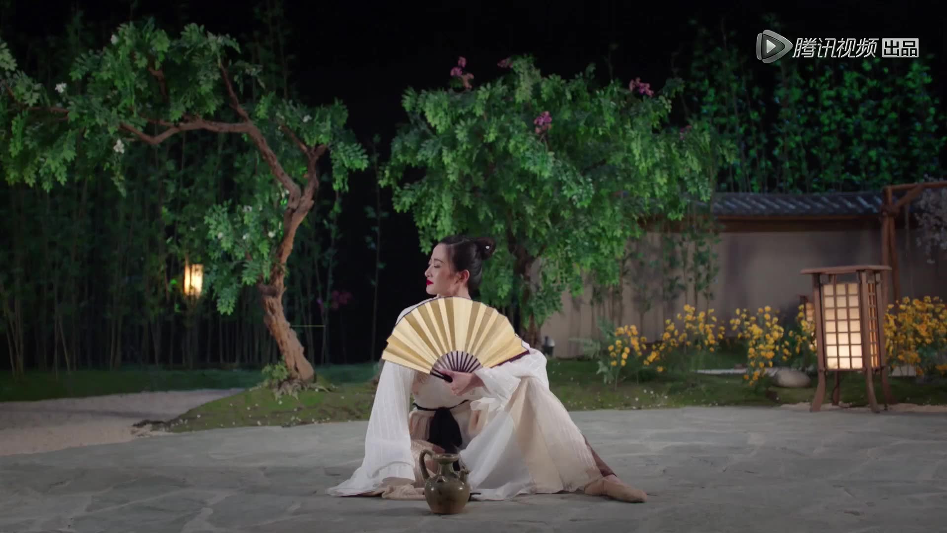 能把蝴蝶迷倒的王金玉老师携酒壶归来,《饮酒》舞蹈纯享版【中舞网app