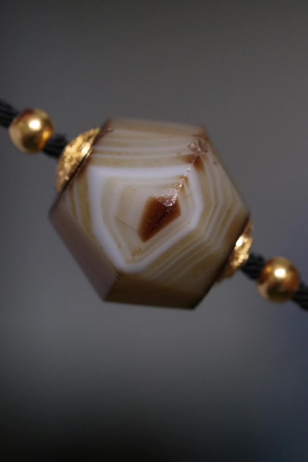 千年西亚老蚕丝玛瑙61珠体呈现焦糖色61层层纹理61美轮美奂61