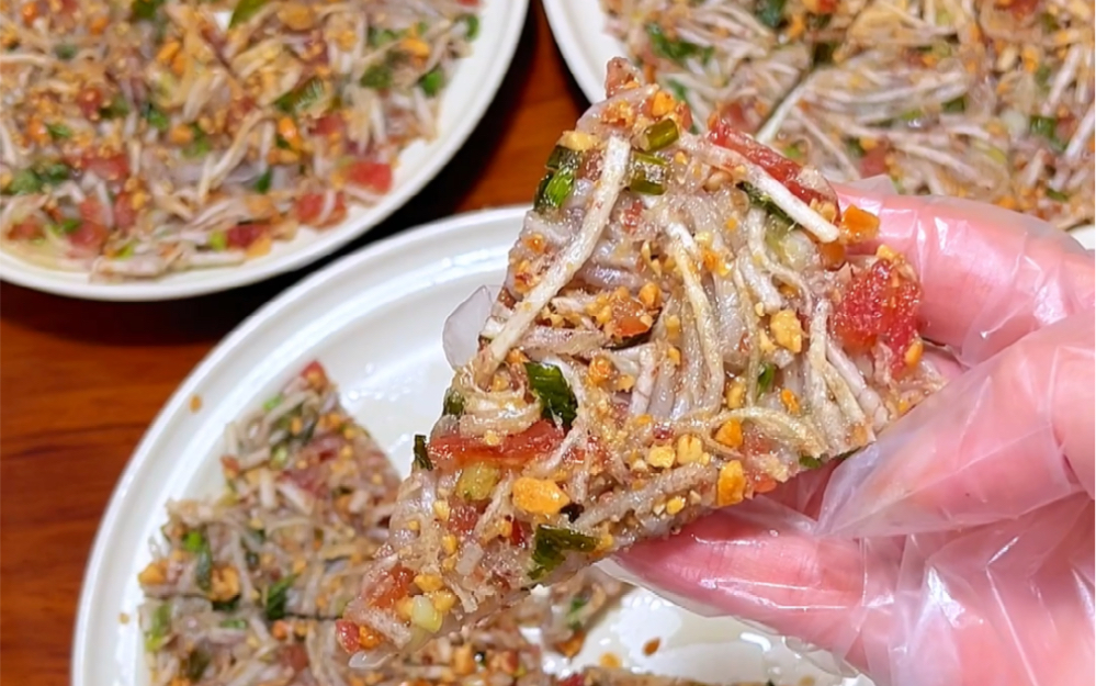 快来试试我妈这个超简单的芋丝烙! 真的太好吃了!