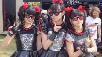 Skrillex Babymetal Ultra Japan 15 给我巧克力 哔哩哔哩 Bilibili Skrillex Babymetal Ultra Japan 15 给我巧克力 哔哩哔哩 Bilibili