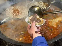 Tải video: 河南信阳罗山大肠汤，16一碗，最后来一勺辣油，环境简陋味道好