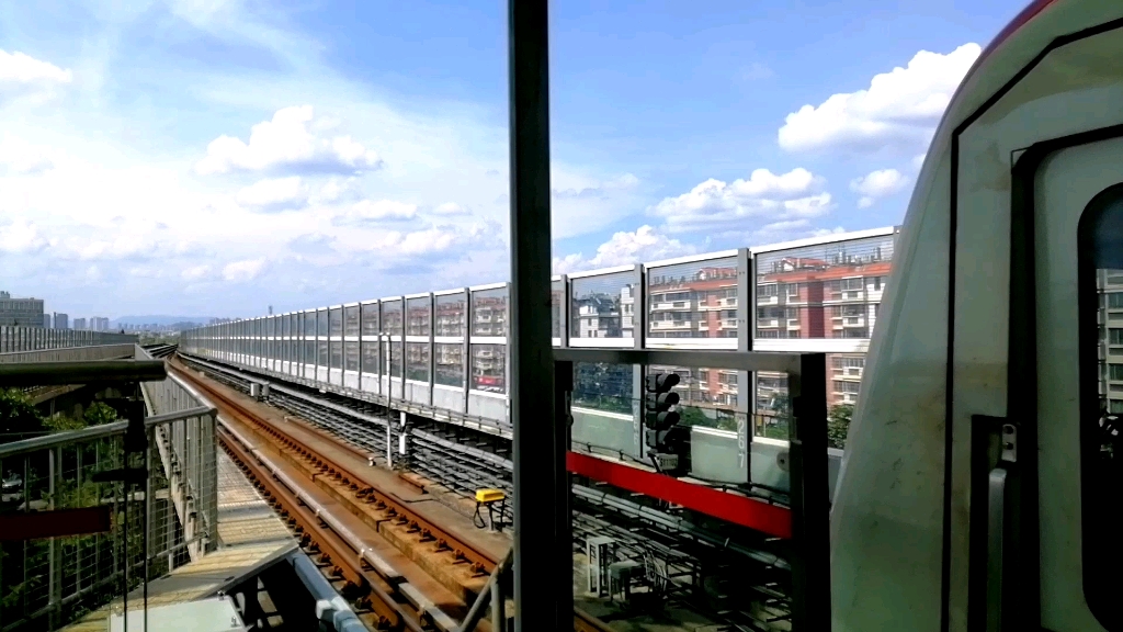 昆明地铁1号线出站