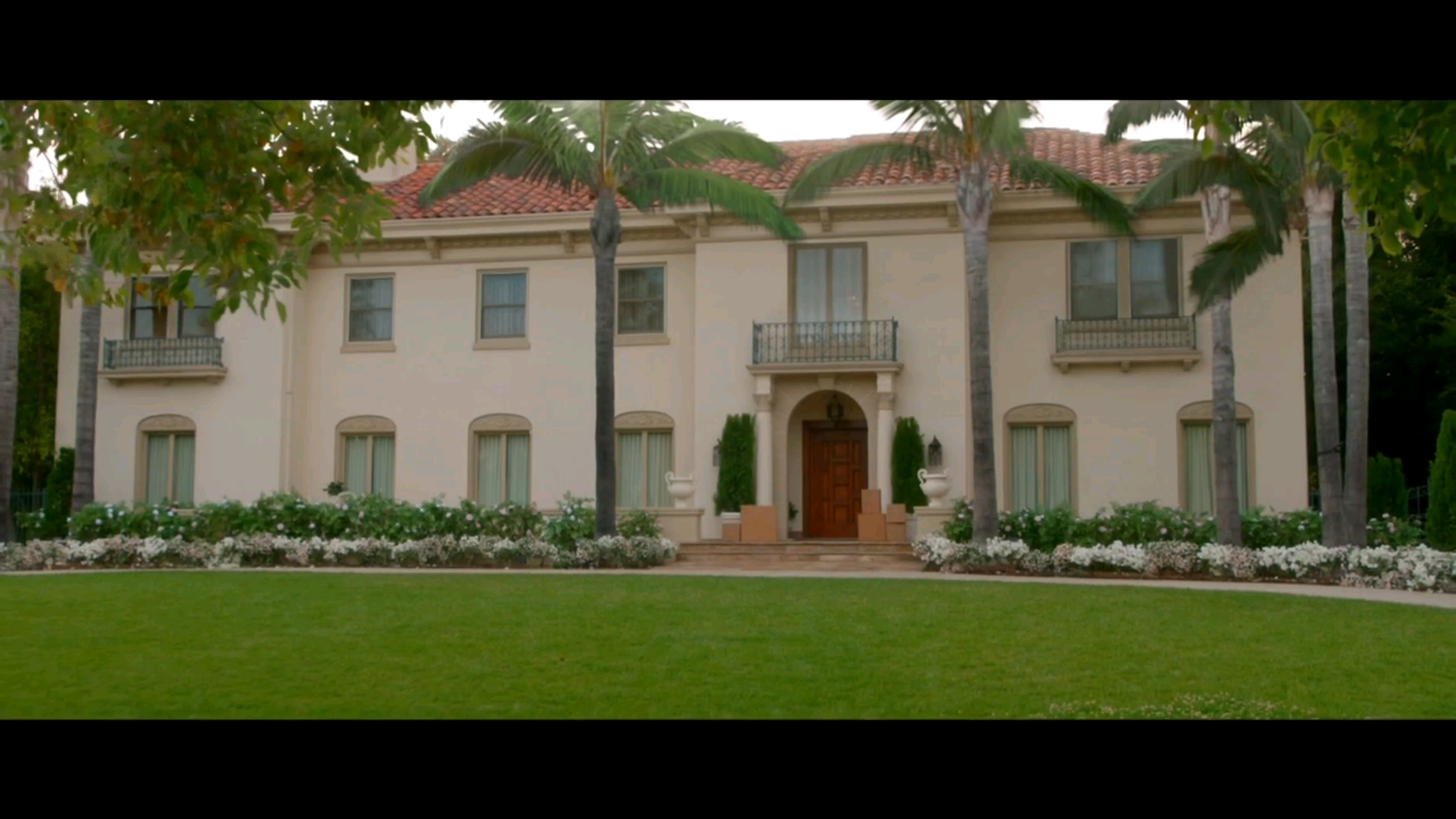 活动  【致命女人】|学英语| 1.2 beth ann和robert搬入新家