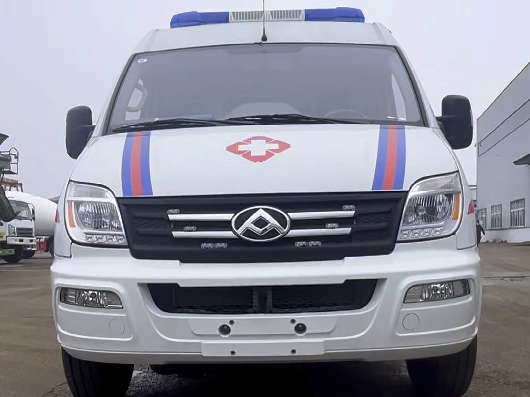 大通v80底盘打造监护型救护车