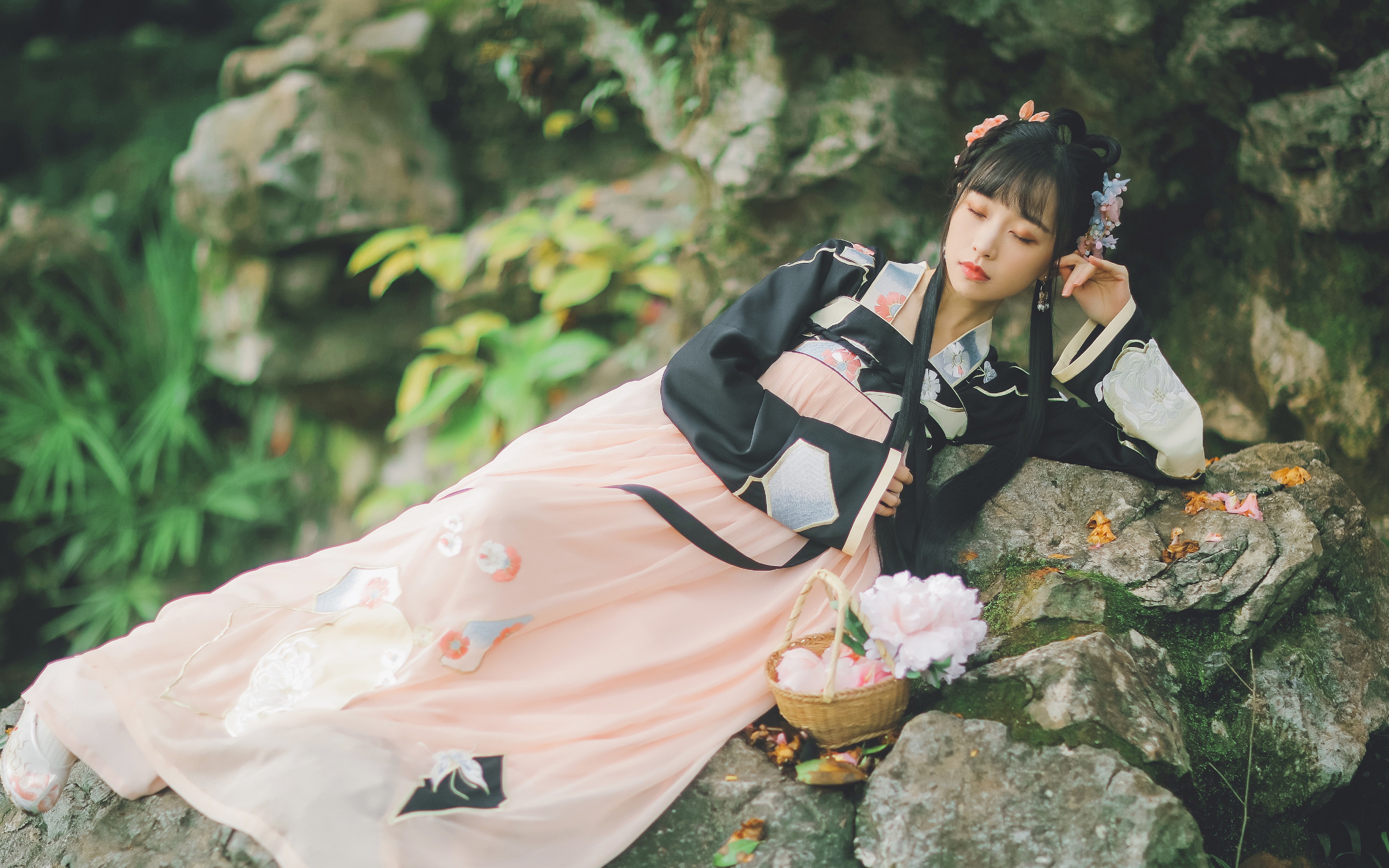 【卿顾之汉服开箱】十三余小豆蔻儿「缓缓归」开箱 粉黑大法好!