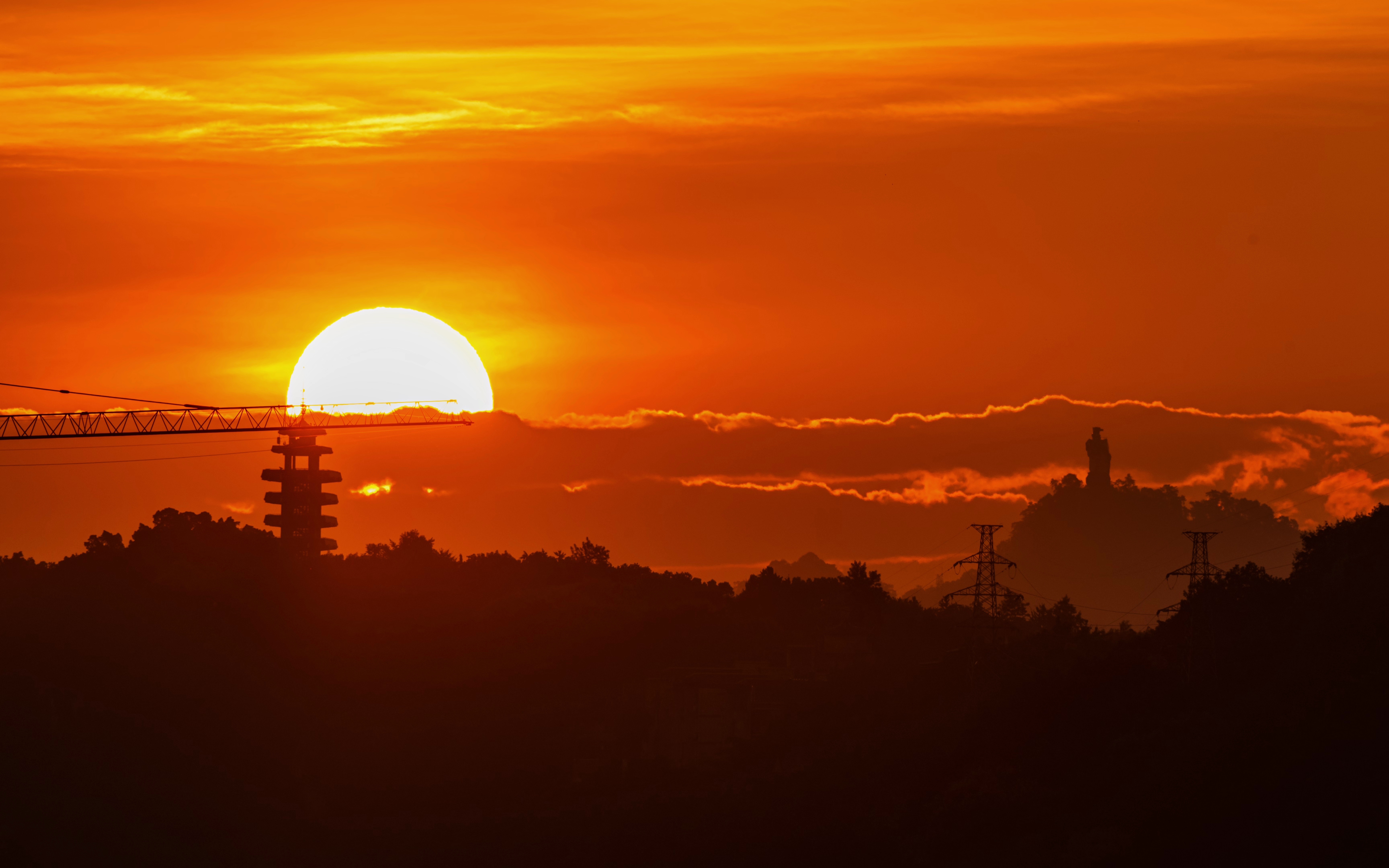 【8k】瞰胜楼大金鹰同框日出