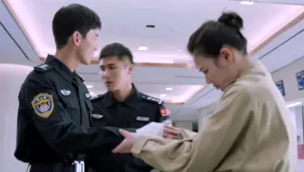 邢克垒出任务受伤，不敢告诉米佧，米佧生气拧耳朵~
