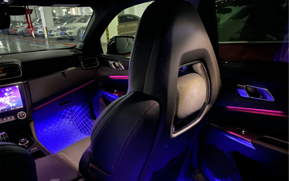 自己动手花五块钱改的领克03氛围灯