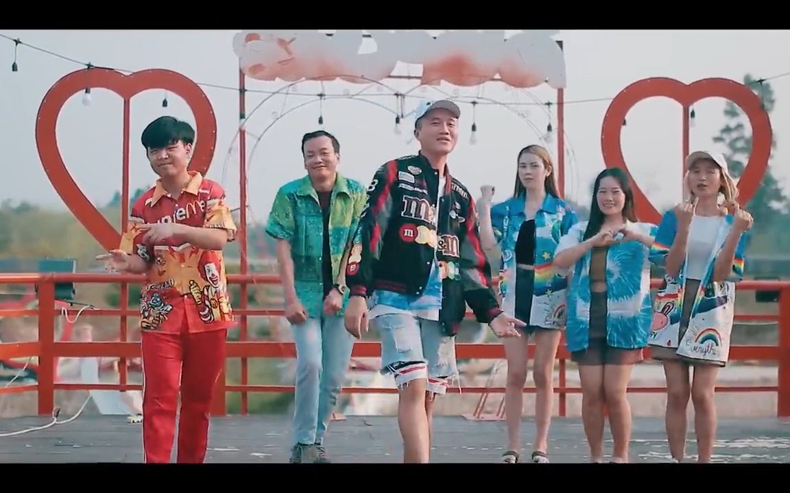 [图]【老挝歌曲】 SOMBATH.97 Ft. นัท ชนก《ຖຶກໃຈຈັ່ງໄປຕໍ່》 (ถืกใจค่อยไปต่อ)