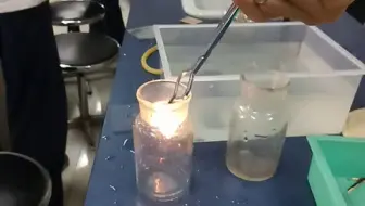 化学实验 铁丝在氧气中燃烧 哔哩哔哩 Bilibili 化学实验 铁丝在氧气中燃烧 哔哩哔哩 Bilibili