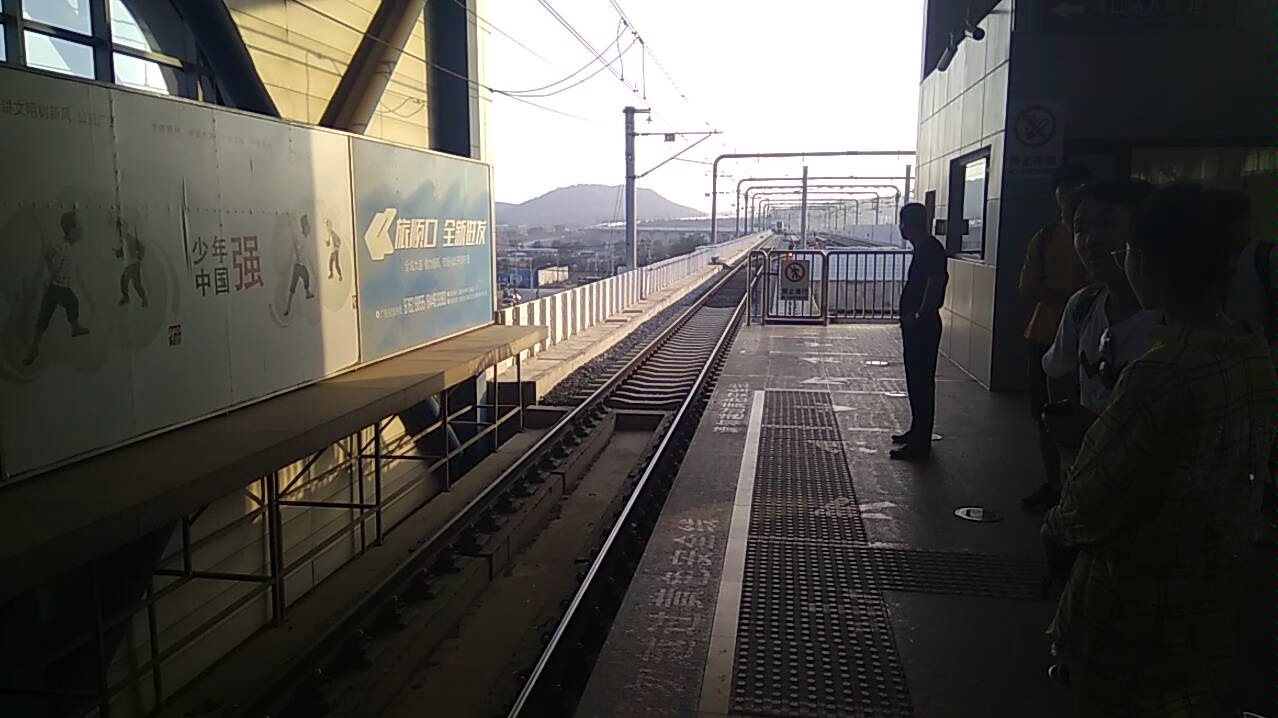 大连地铁12号线河口方向进入旅顺站