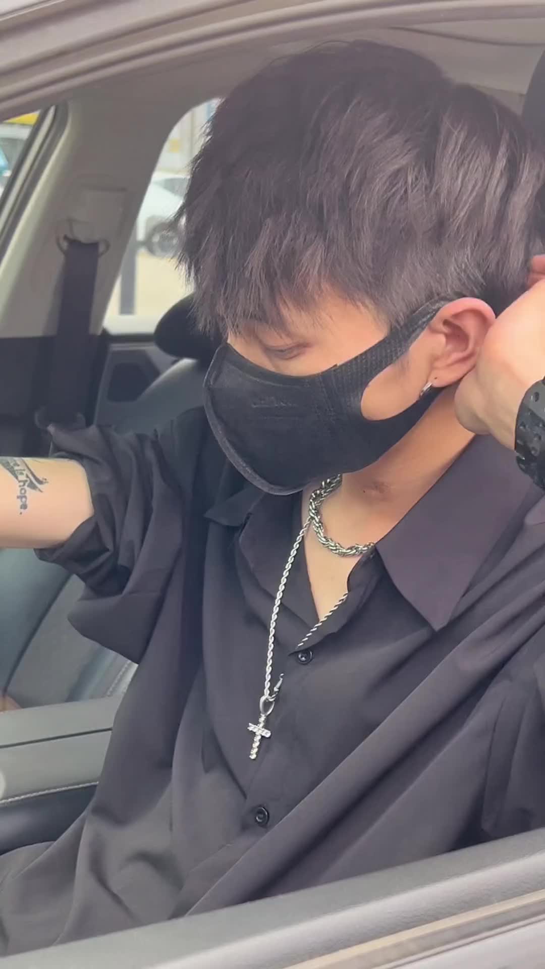 直视我的眼睛小狗这次我带你杀出重围crush痞帅口罩眼神杀