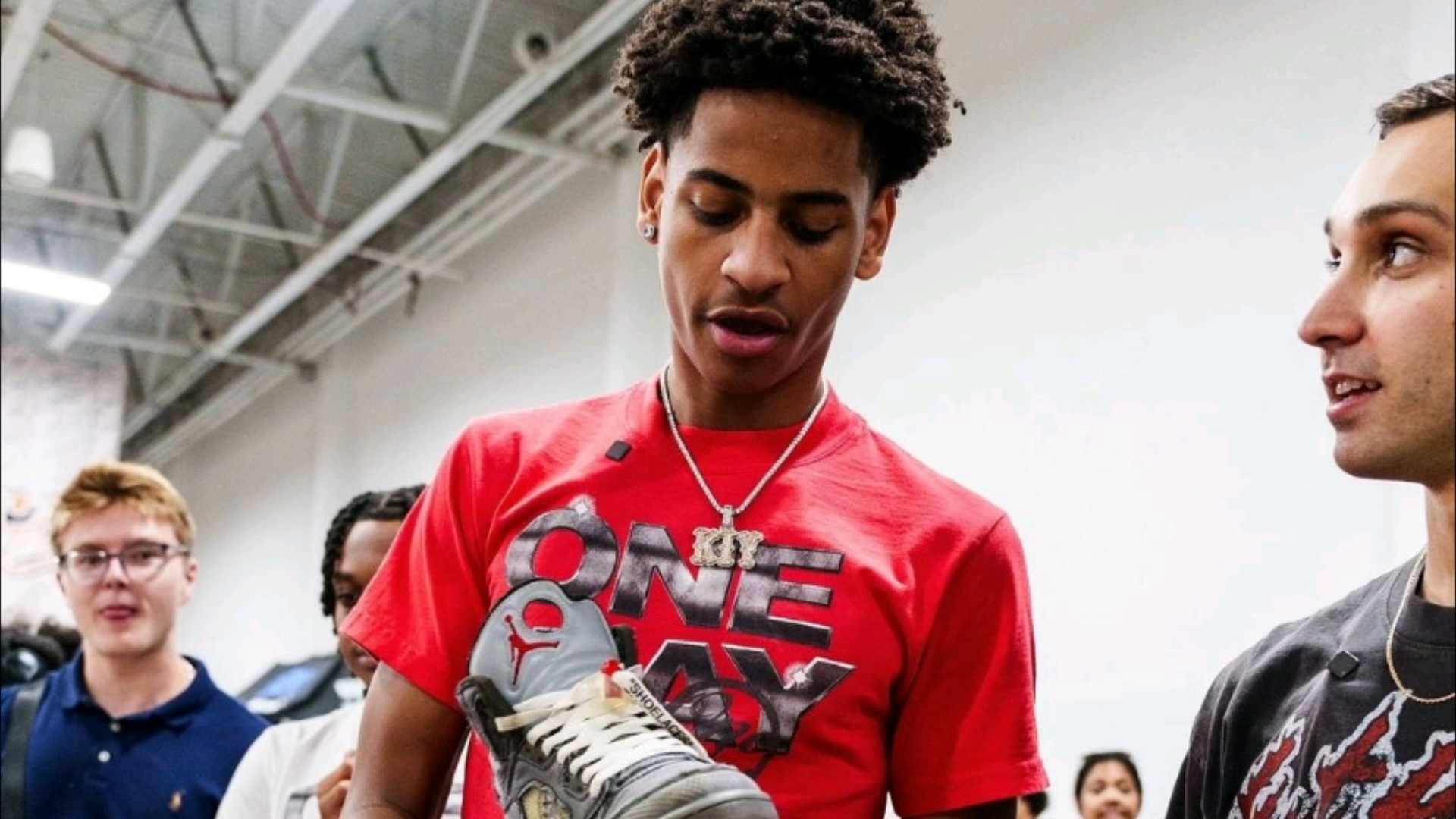 基扬.安东尼逛got sole鞋展