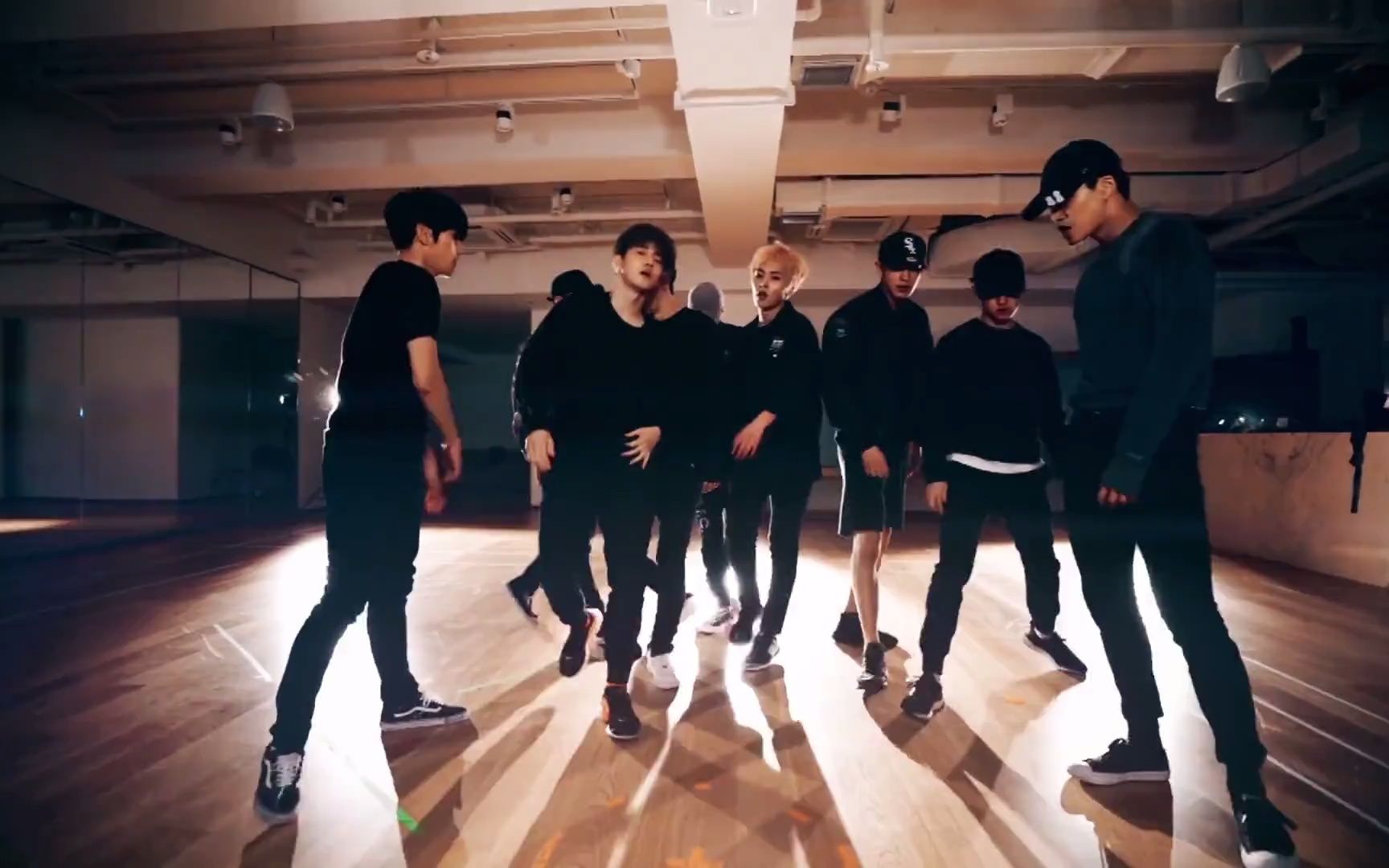 exo - monster (练习室版)(蓝光)