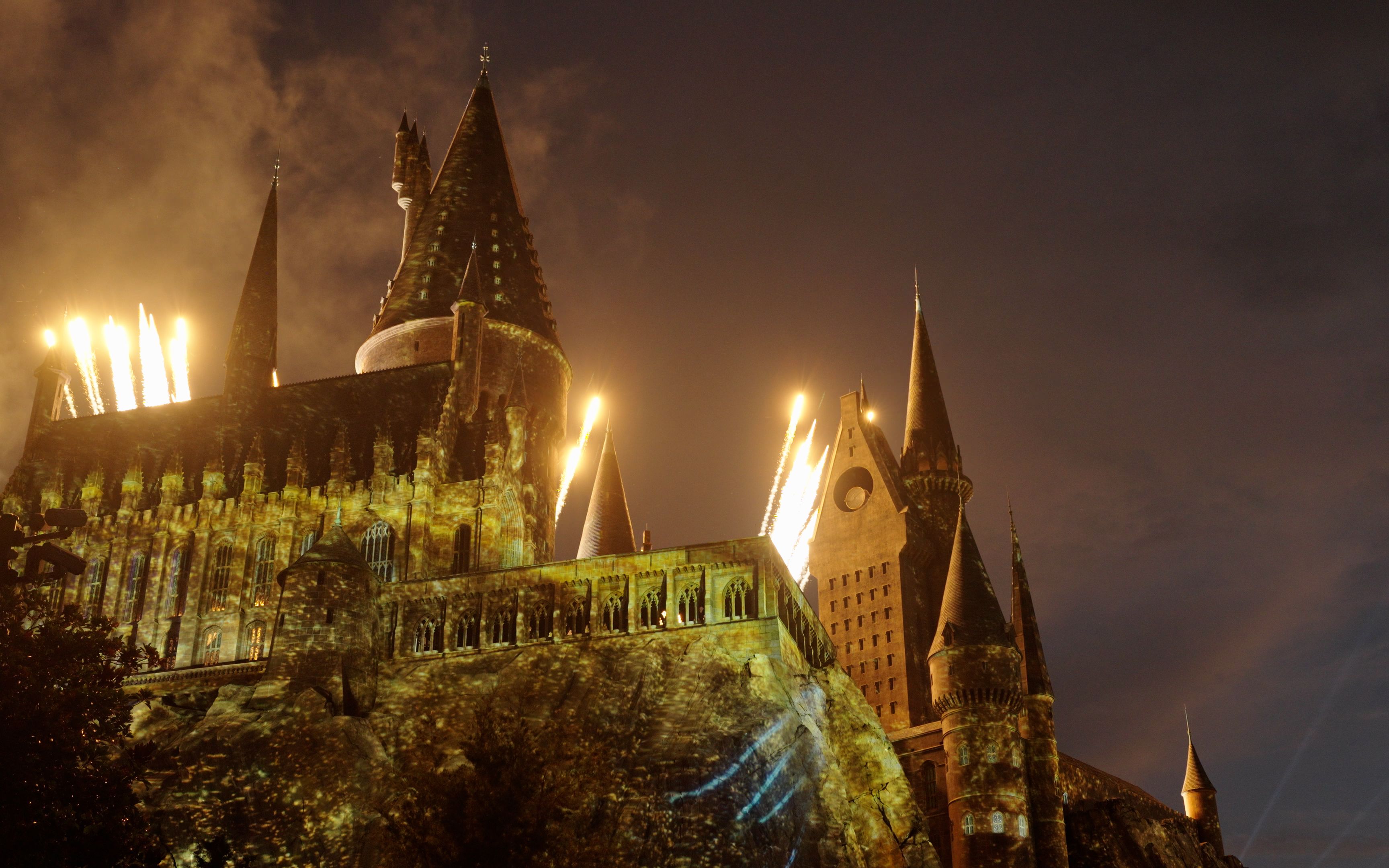 霍格沃茨城堡晚间灯光秀