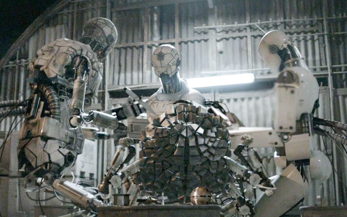 【穷电影】末日灾难来袭,人类创造机器人保护自己,没想到却遇到更大的