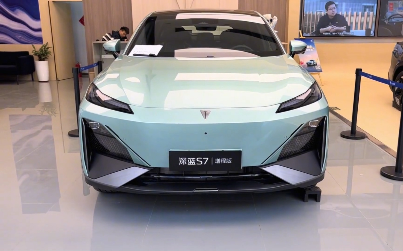 2023款长安深蓝s7增程版试车
