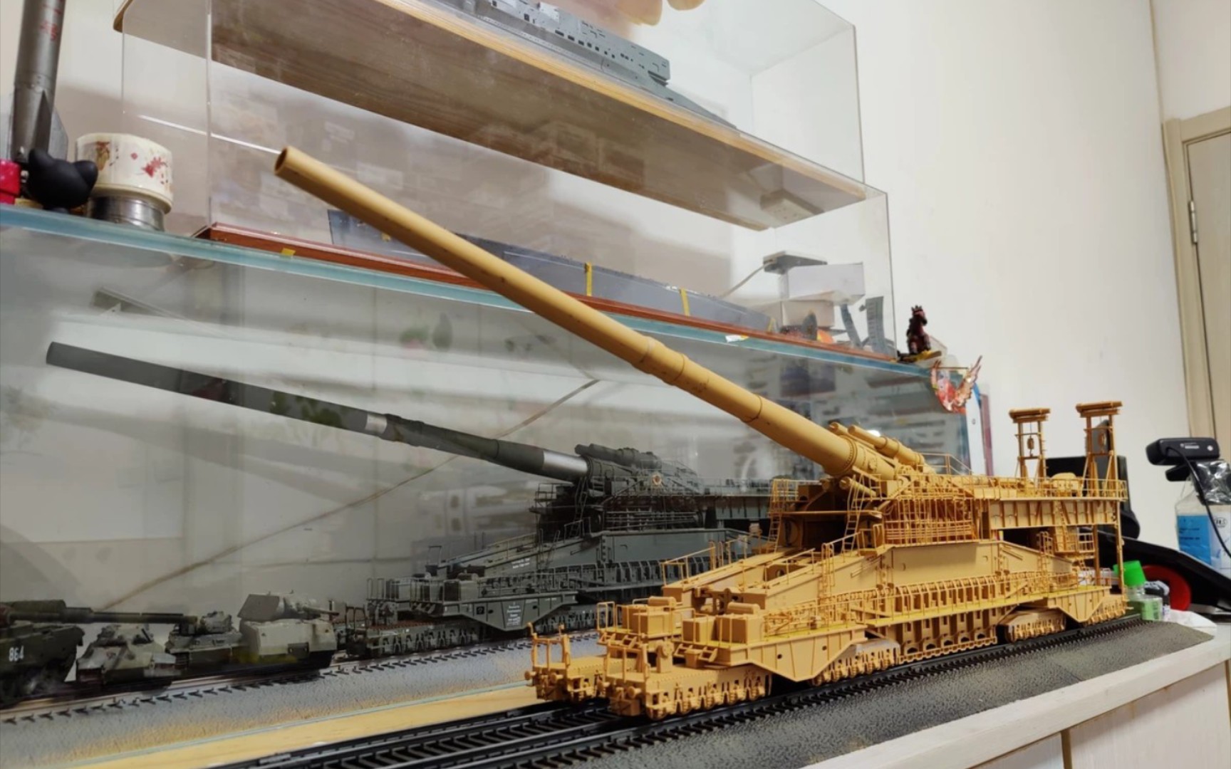 小号手1/72一米多长的多拉列车大炮模型可动展示,不是吧这么大也能