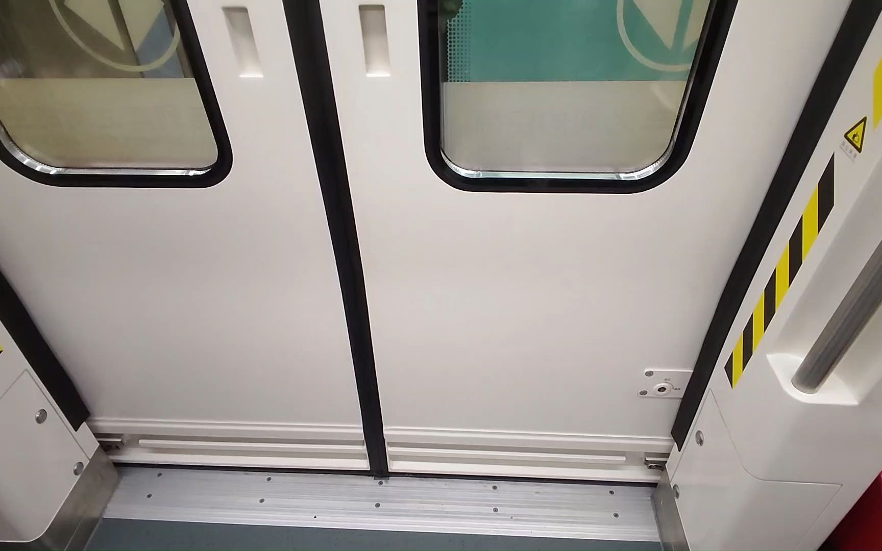 广州地铁羊角七号线新车丝滑开关门实录