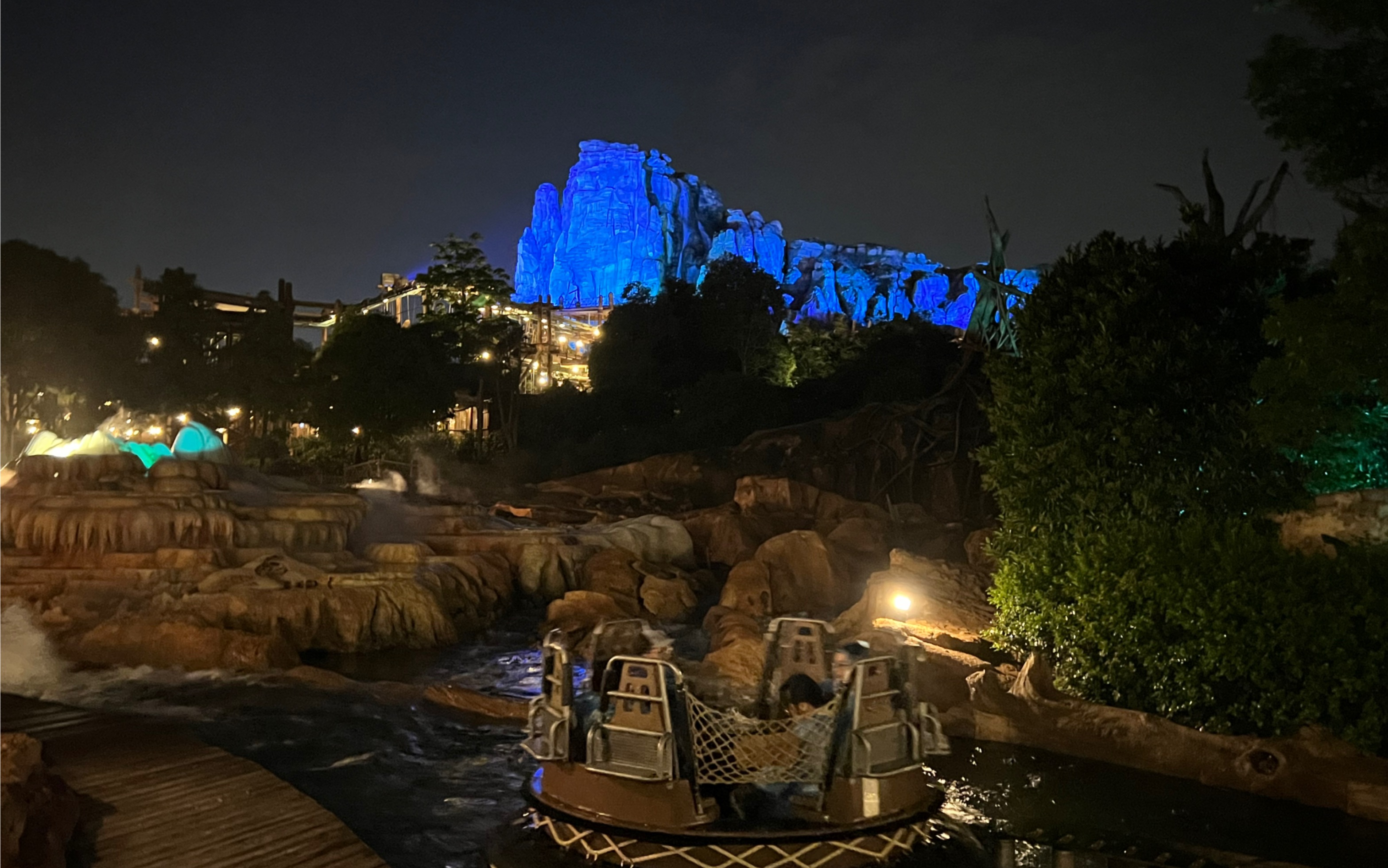 迪士尼乐园奇妙夜 之 雷鸣山漂流(阴间)