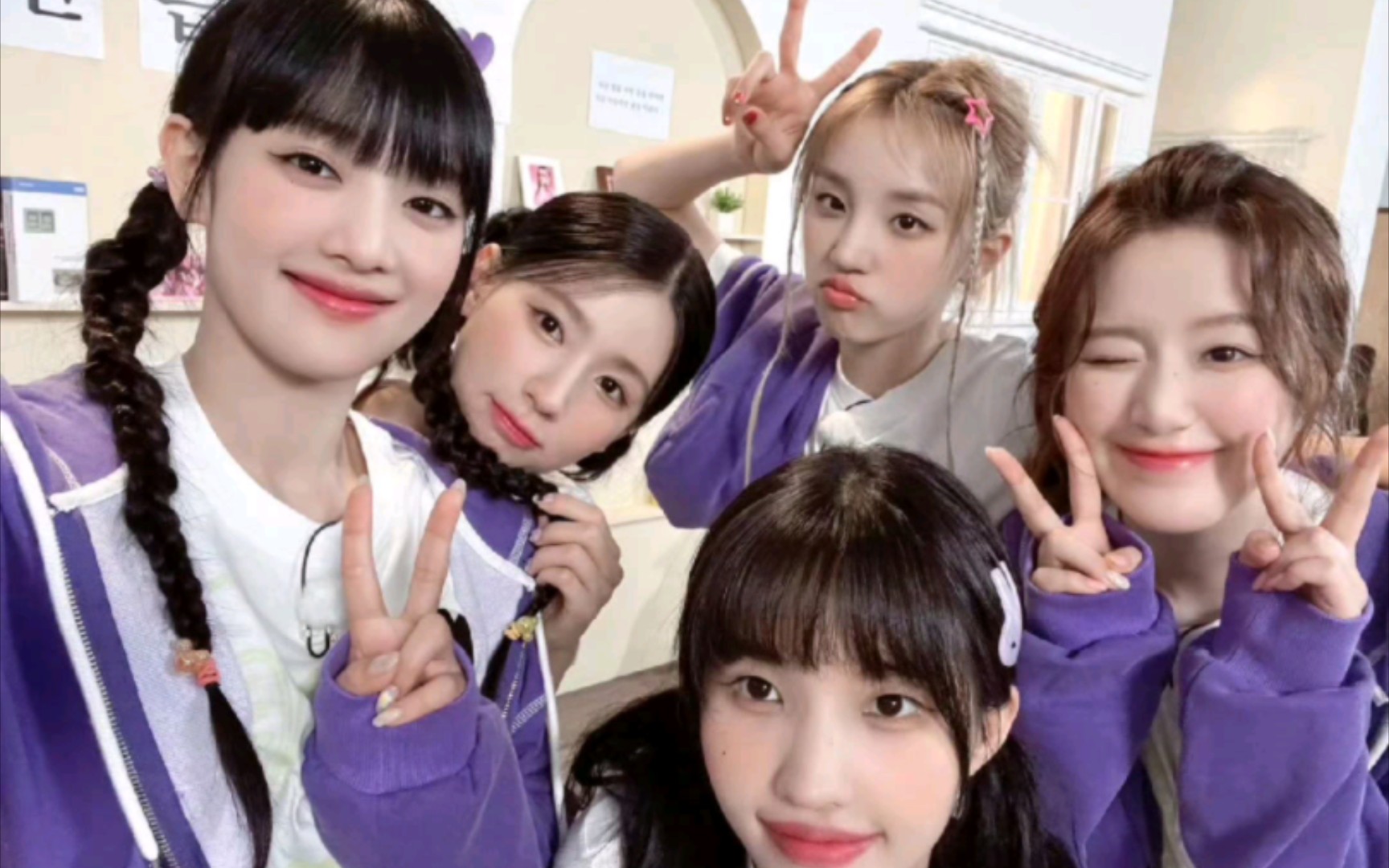 新歌;官推更新美延ost相关;米妮3ce美照;grooverhyme更新雨琦代言美照