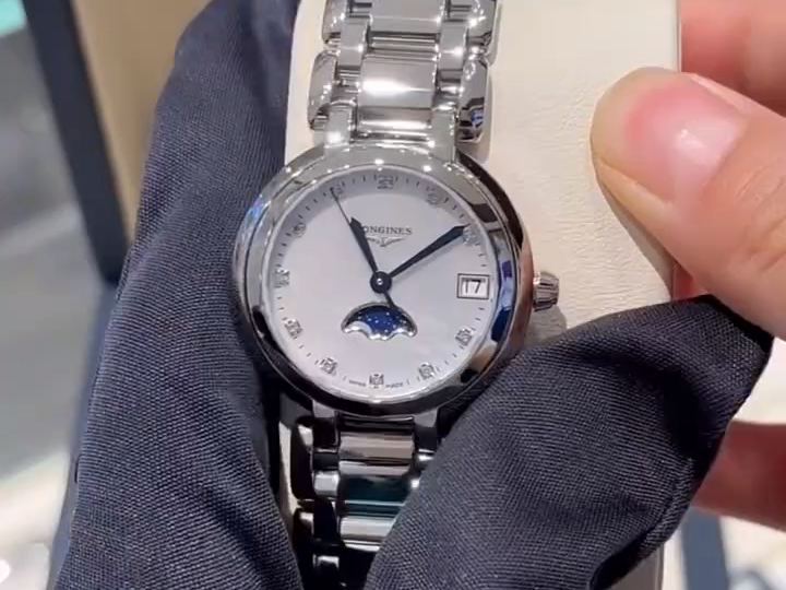 浪琴心月月相,包装礼盒齐全