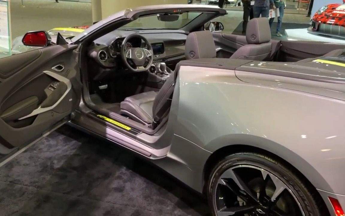 惊人的跑车!2023款雪佛兰科迈罗敞篷车