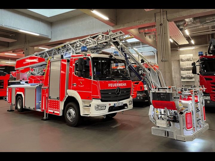 罗森鲍尔第1000辆云梯消防车交付德国消防局