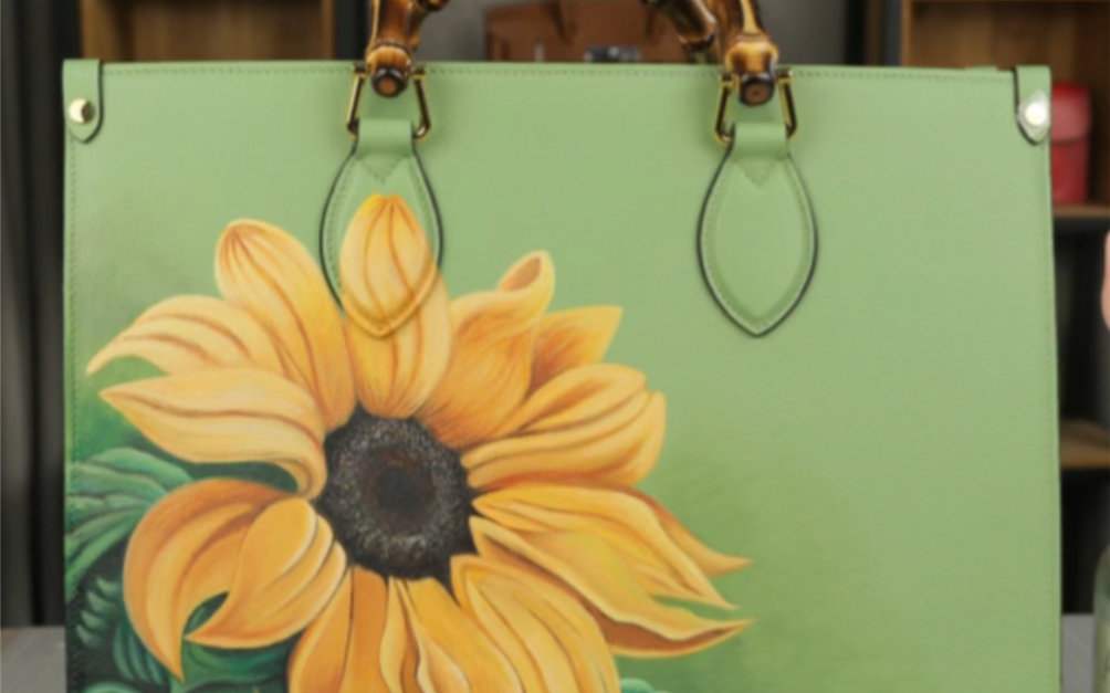 手工彩绘与包包的完美结合!#手艺人 #包包 #手工皮具