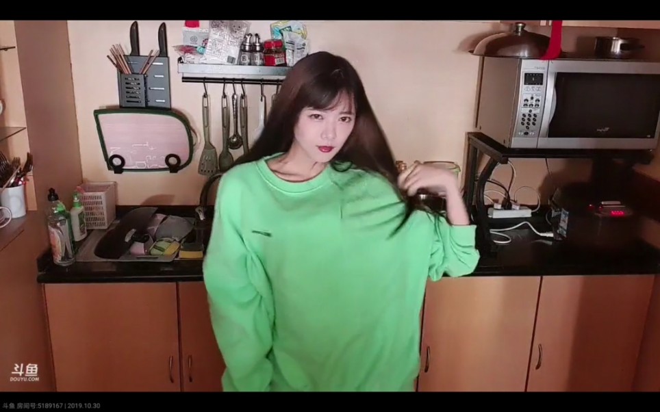 【骆歆】厨房舞女骆雨婷_哔哩哔哩 (゜-゜)つロ 干杯~-bilibili