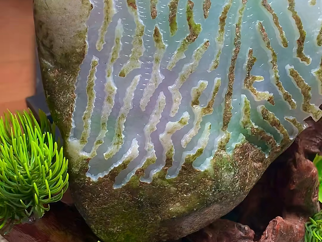 双彩色翡翠摆件