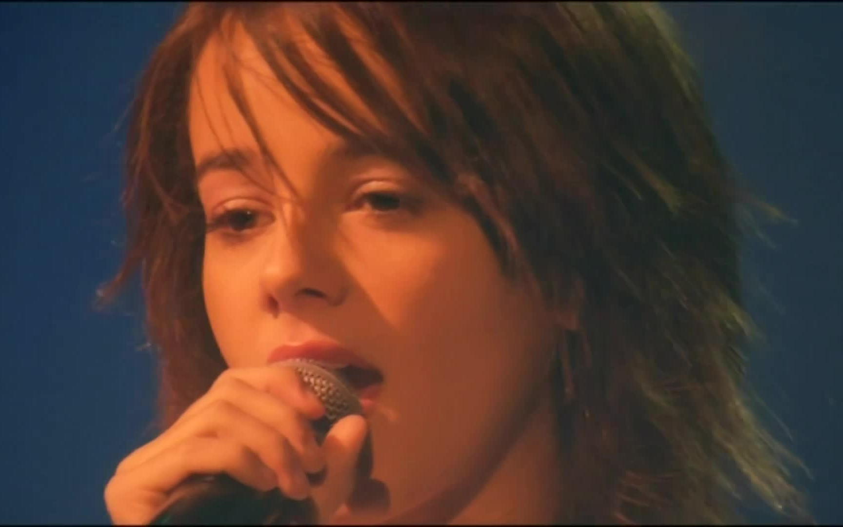 [图]艾莉婕 Alizee - En concert 2004