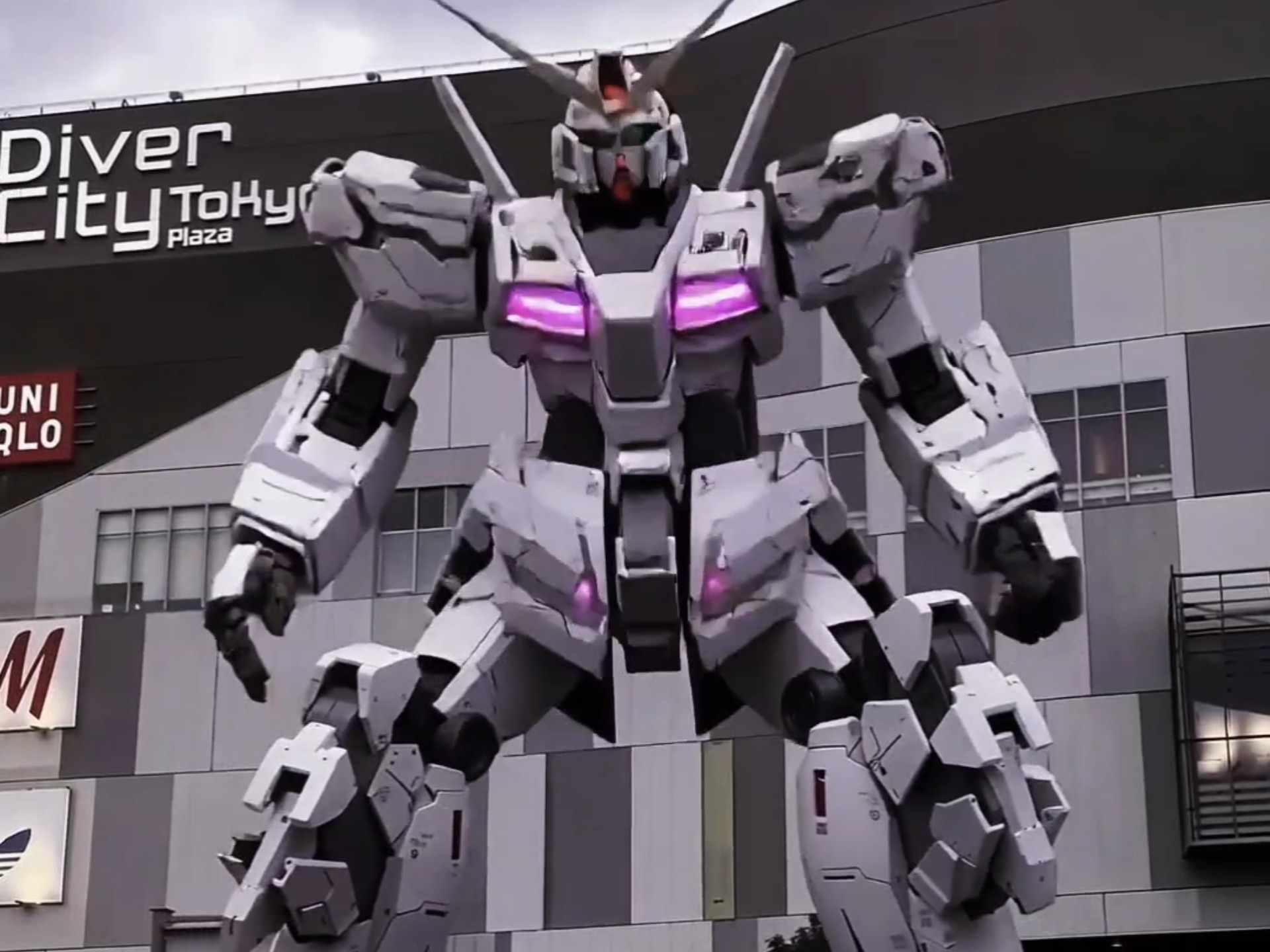 日本台场广场独角兽高达