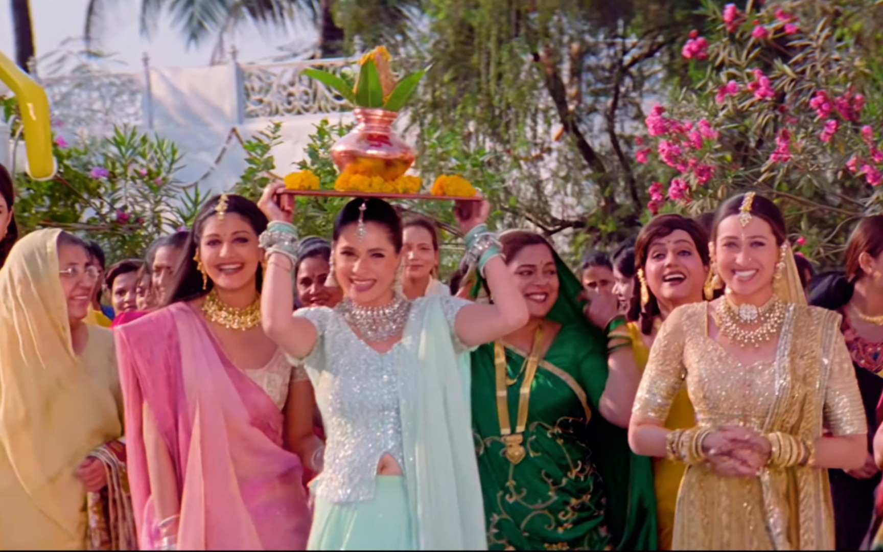 印度电影《我们在一起》歌曲 chhote chhote bhaiyon ke 4k画质歌舞