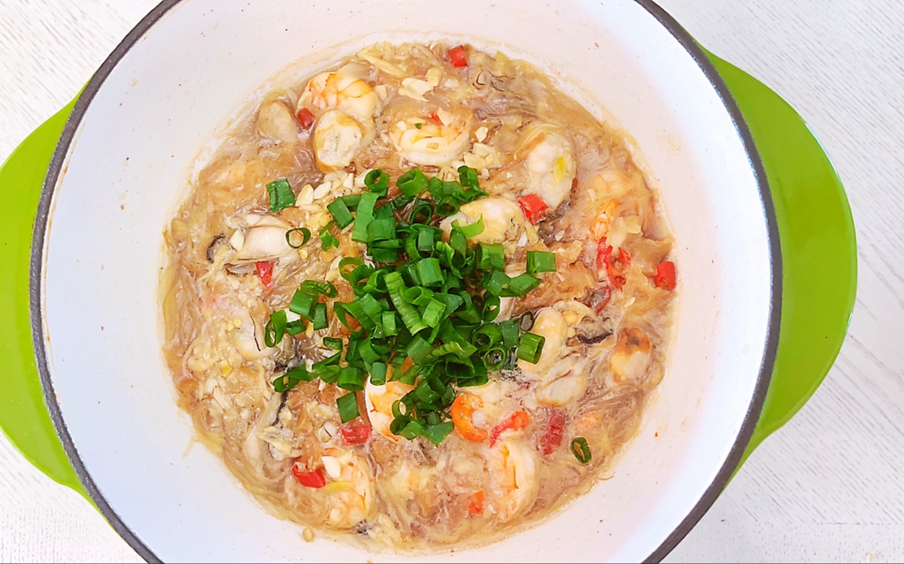 鲜美的生蚝粉丝煲,生蚝最性感的做法,真是一入蚝门深似海