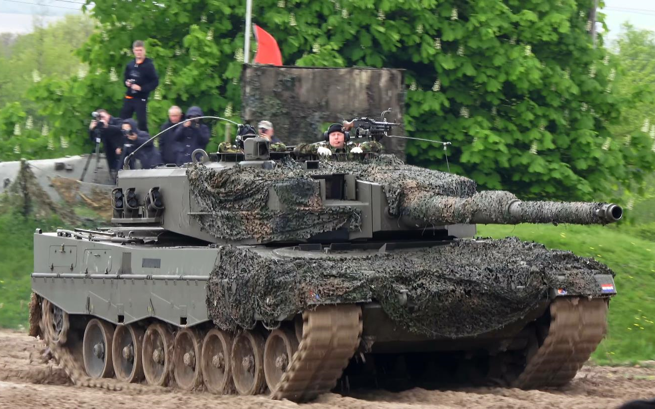 豹2主战图片