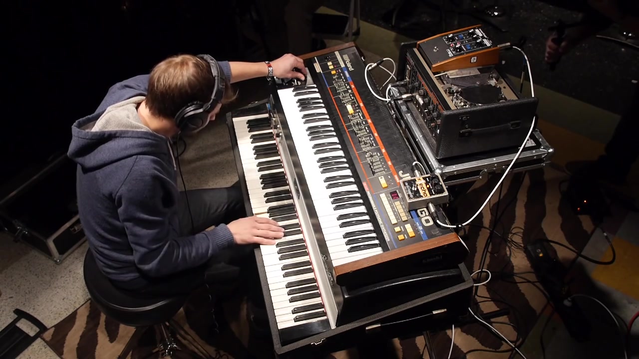 【合成器】仿佛置身奇幻的空间油管音乐疯子nils frahm - says (live